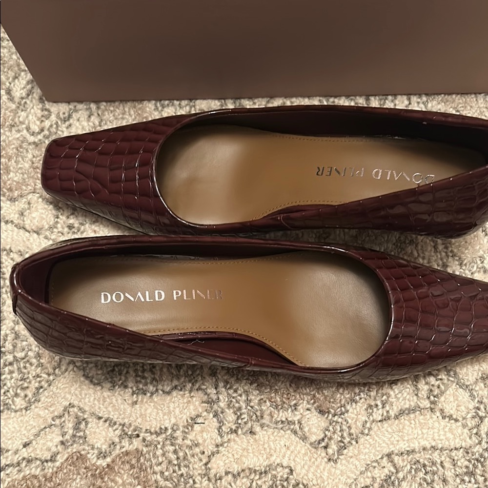 Donald J. Pliner Women's Crocco shoe